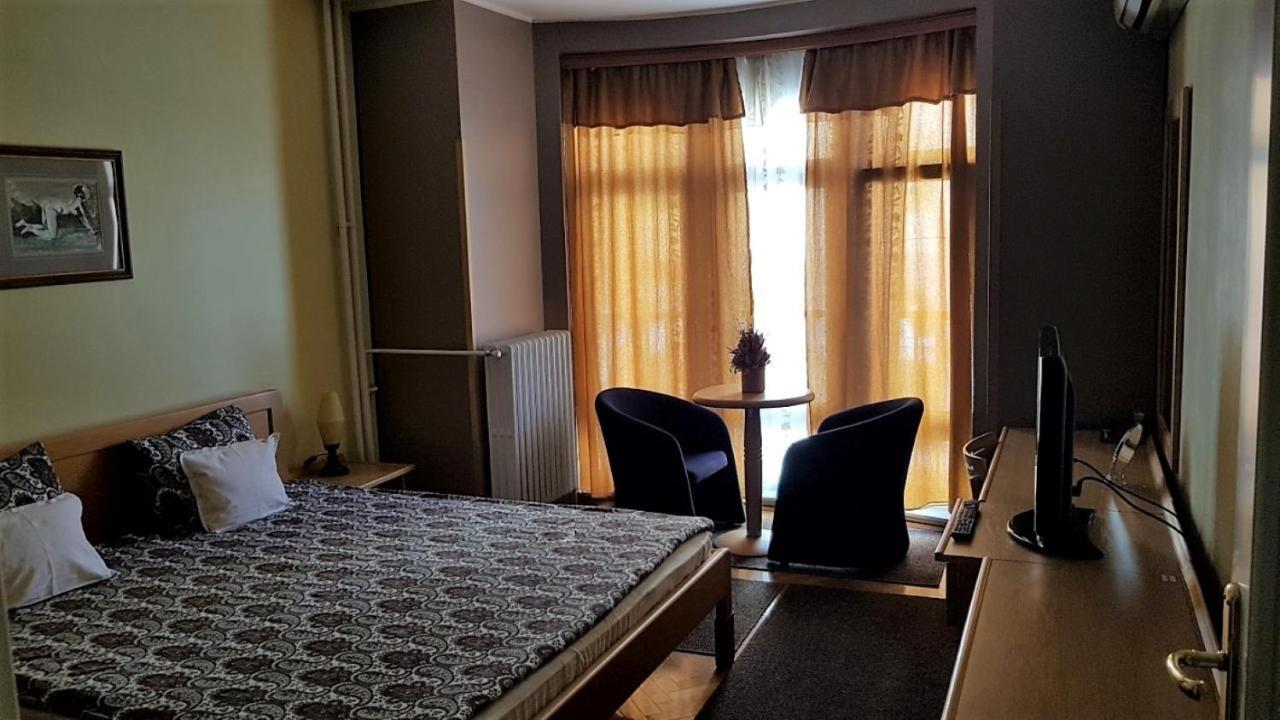 Voyager Bed & Breakfast Novi Sad Bagian luar foto