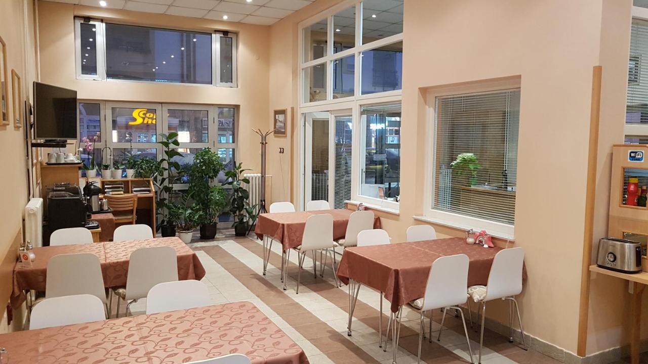 Voyager Bed & Breakfast Novi Sad Bagian luar foto