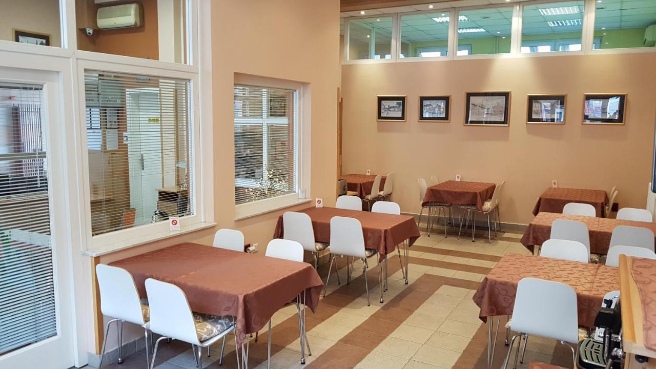 Voyager Bed & Breakfast Novi Sad Bagian luar foto