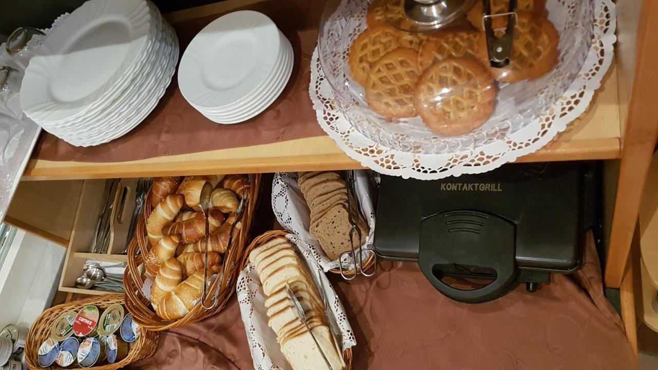 Voyager Bed & Breakfast Novi Sad Bagian luar foto